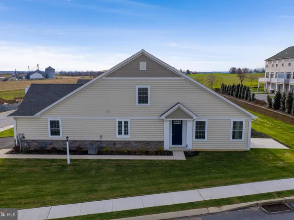 132 Maguire Ct #74, Millersville, PA 17551