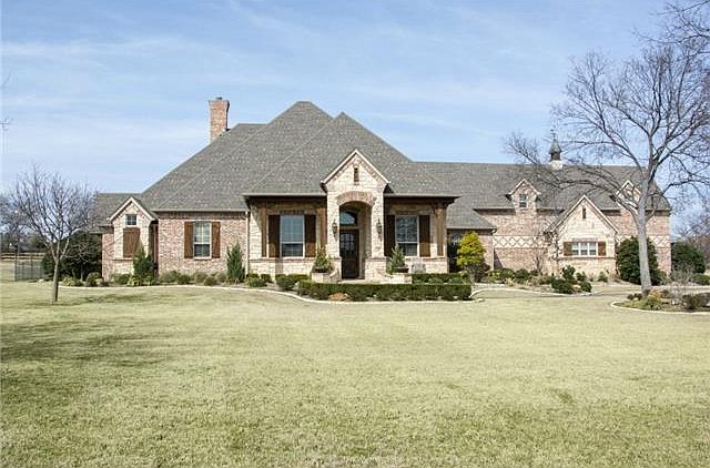 1st image of 311 E Hickory Ridge Cir