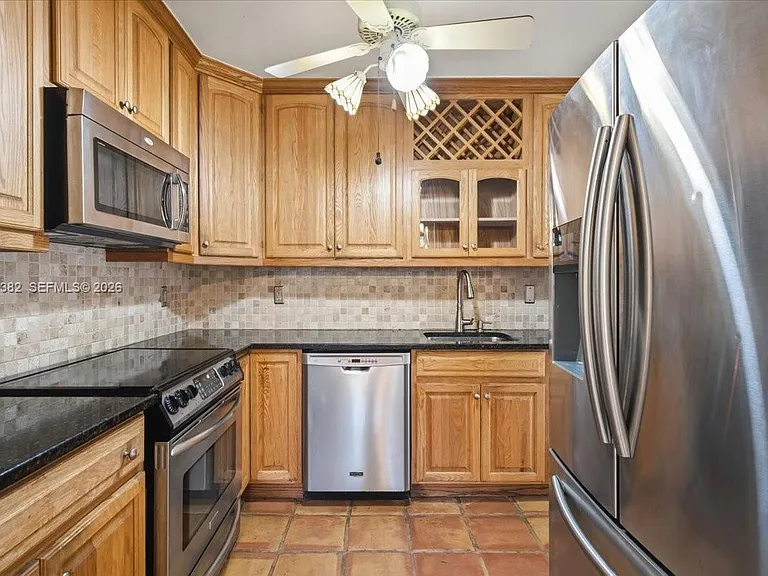2550 Trapp Ave — Photo 7