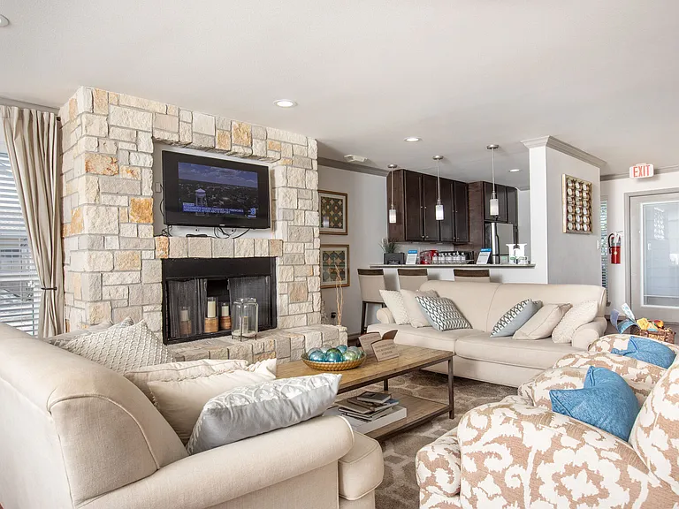 Reserve at Garden Oaks — Photo 13