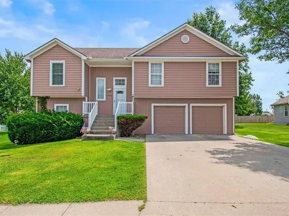 2338 NE Overbrook Dr, Blue Springs, MO 64029