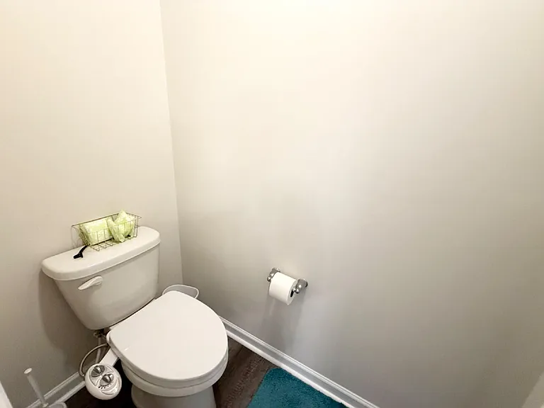 323 Alameda Ln — Photo 11
