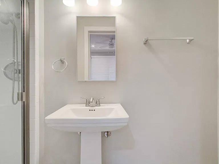 Cochran Apartments — Photo 14