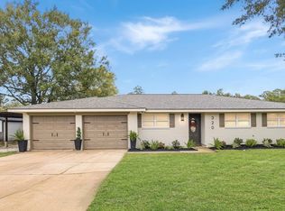 320 Meadow Dr, Bridge City, TX 77611