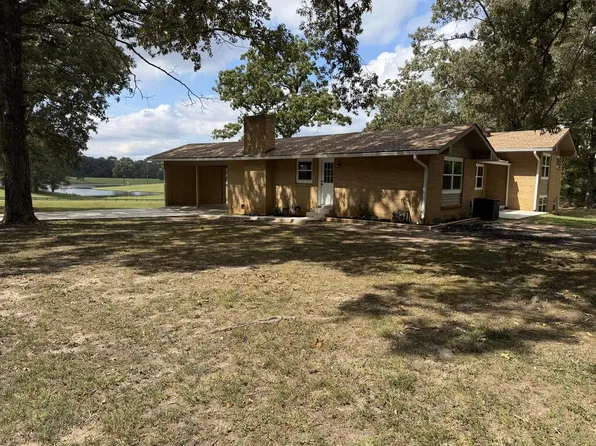 1635 Eastview Rd, Camden, TN 38320