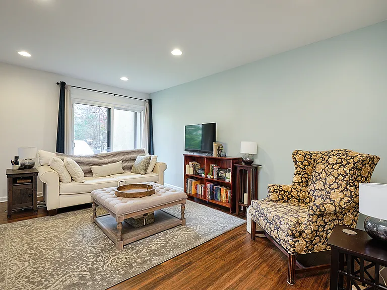 2214 Cartwright Pl — Photo 4