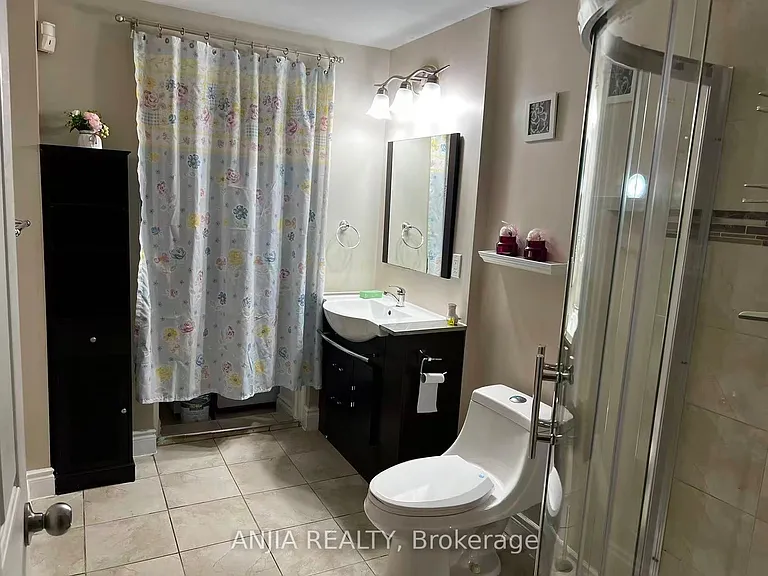 3441 Sanderling Cres #2 — Photo 5