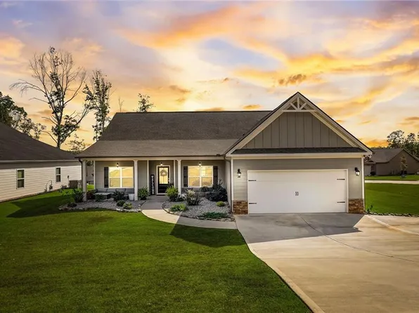 8381 Dublin Dr, Winston, GA 30187