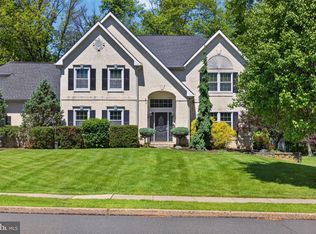 117 Oxford Ln, North Wales, PA 19454