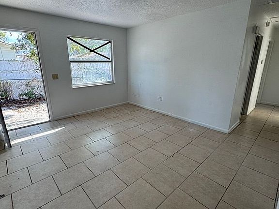 4th image of 1128-1130 Roselle Ave