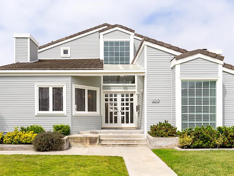 8017 Agnew Ave — Photo 1