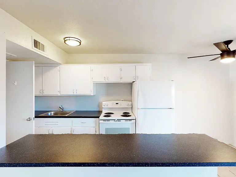 1712-1724 E Ocotillo Rd — Photo 6