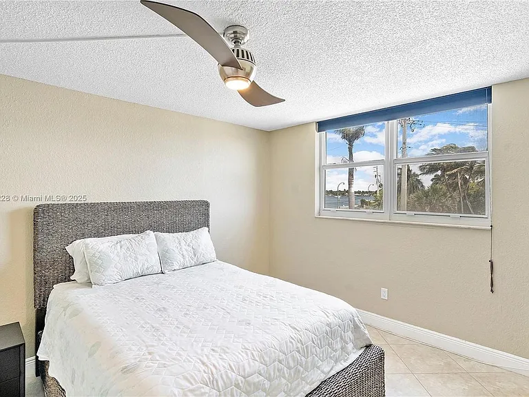 1401 S Ocean Dr #301 — Photo 16