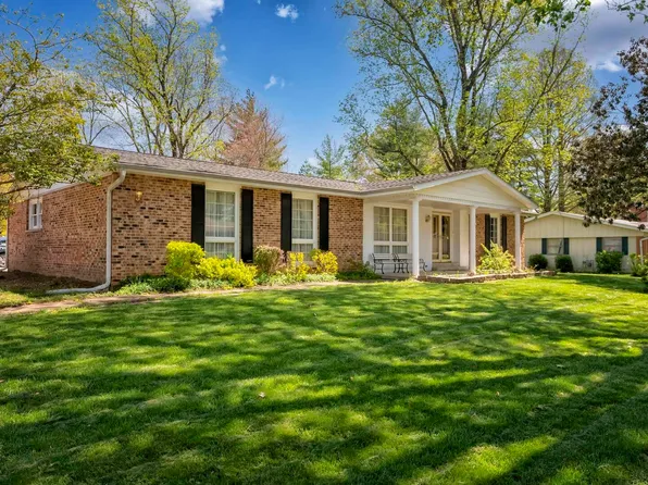 105 S Rod Ln, Carbondale, IL 62901