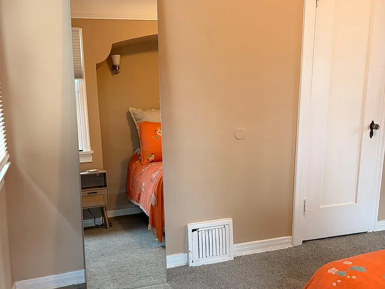 70 Roswell Ave — Photo 11