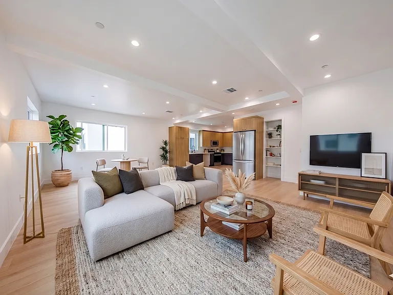 2026 Luxury 3, 4 & 5 Bed Townhomes — Photo 96