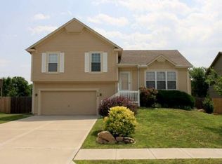 218 W Cheyenne St, Gardner, KS 66030