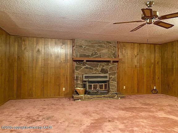 5th image of 1002 Hillcrest Dr