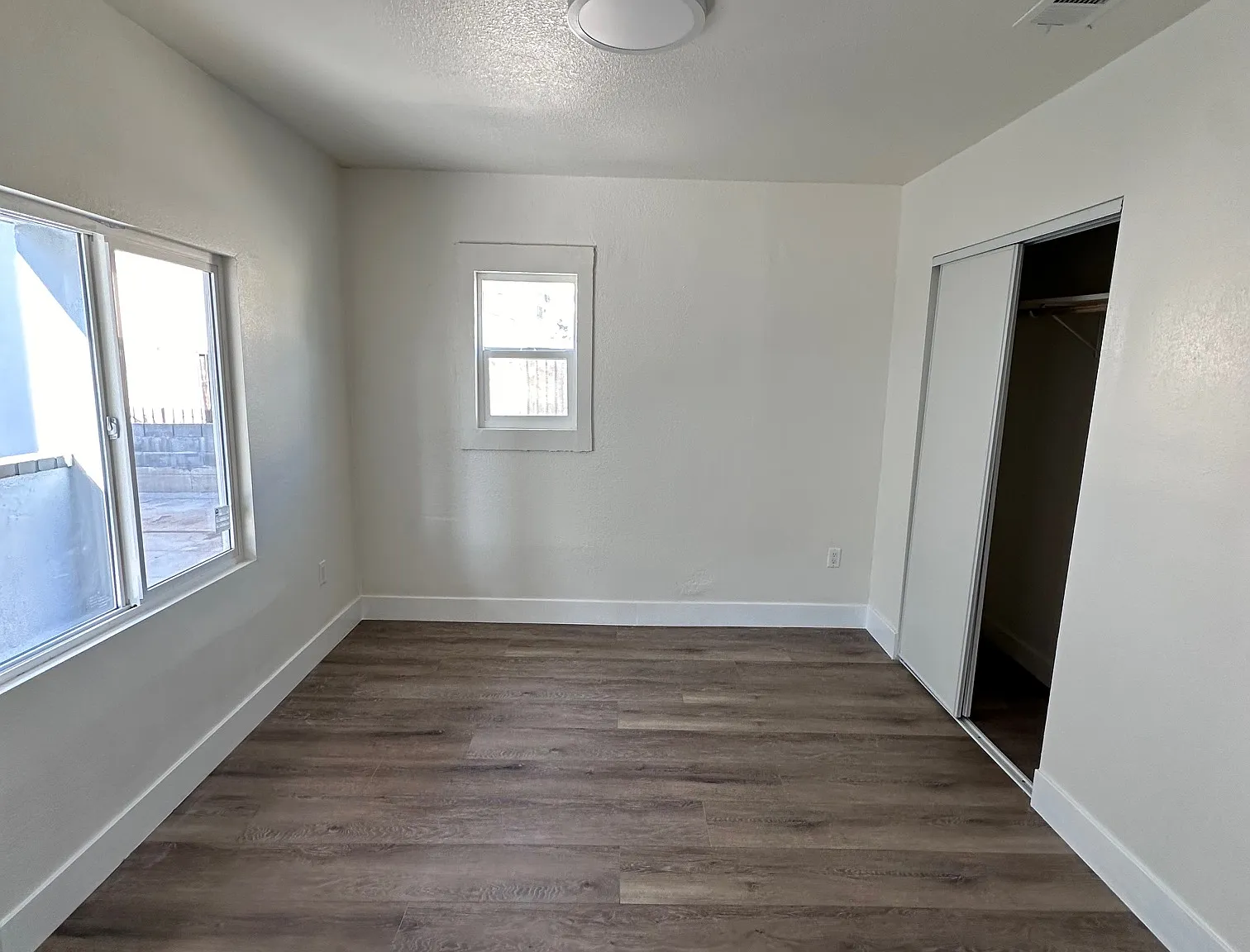 3 bed, 1400 sqft, $3,999 — Photo 4