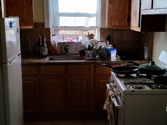 3rd image of 2410 33rd St