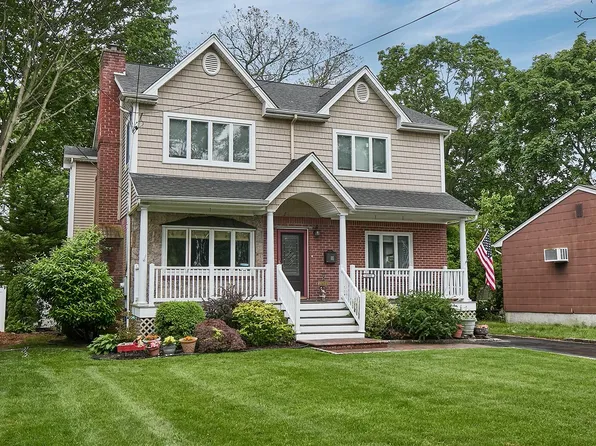 1531 Richard Avenue, Merrick, NY 11566