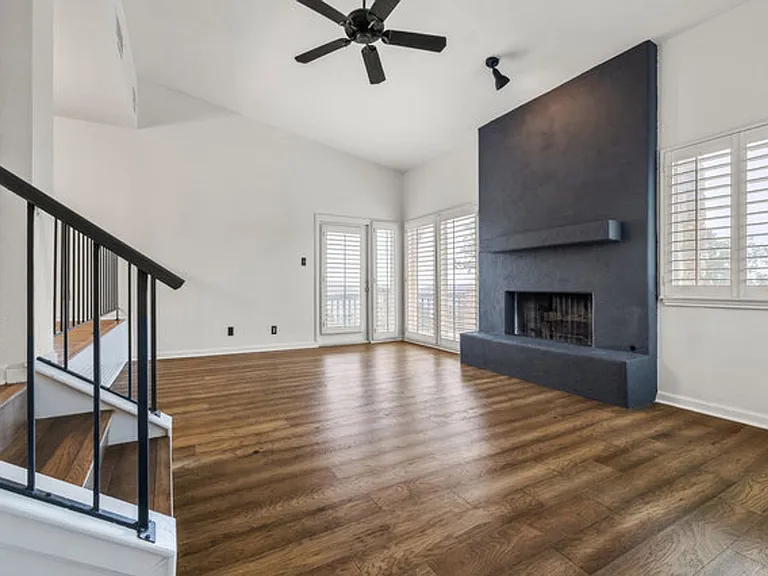17119 Terra Rosa — Photo 3
