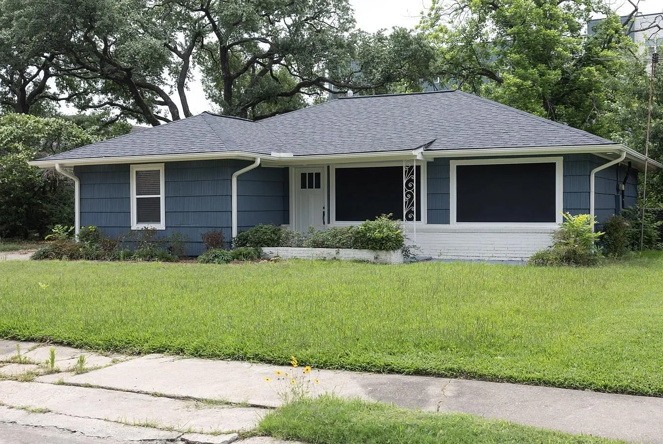 3 bed, 1.0 bath, 1248 sqft, $2,200 — Photo 2