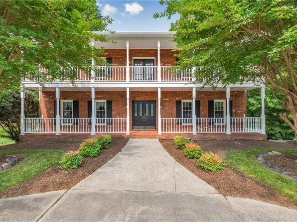 2520 Huntington Woods Dr, Winston Salem, NC 27103