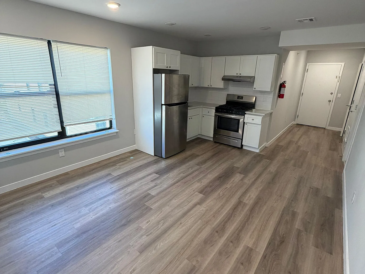 1 bed, 2172 sqft, $1,413 — Photo 4