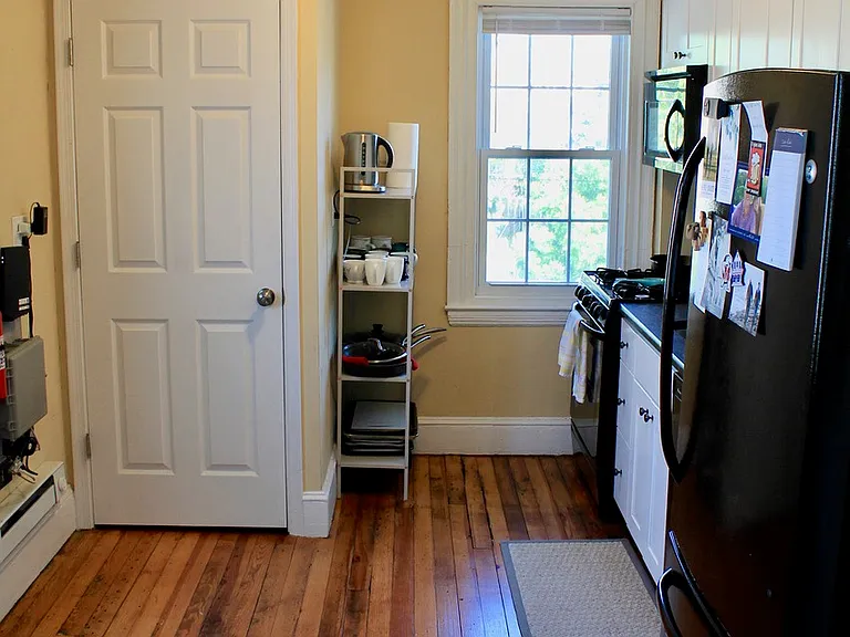 917 County Line Rd #B — Photo 3