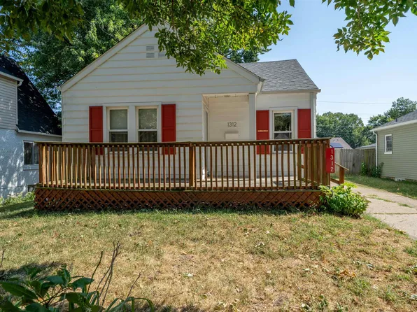 1312 Janssen St, Pekin, IL 61554