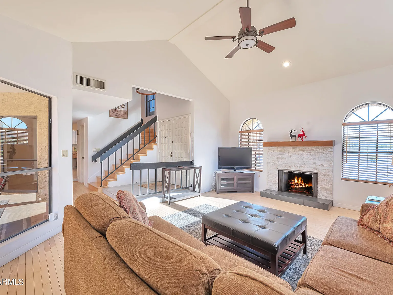 3 bed, 2.5 bath, 1873 sqft, $3,290 — Photo 4