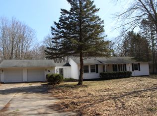 560 N Green Creek Rd, Muskegon, MI 49445