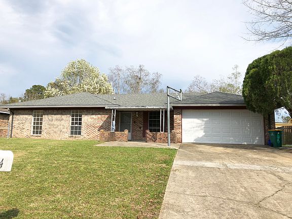 2nd image of 404 Mose Dr