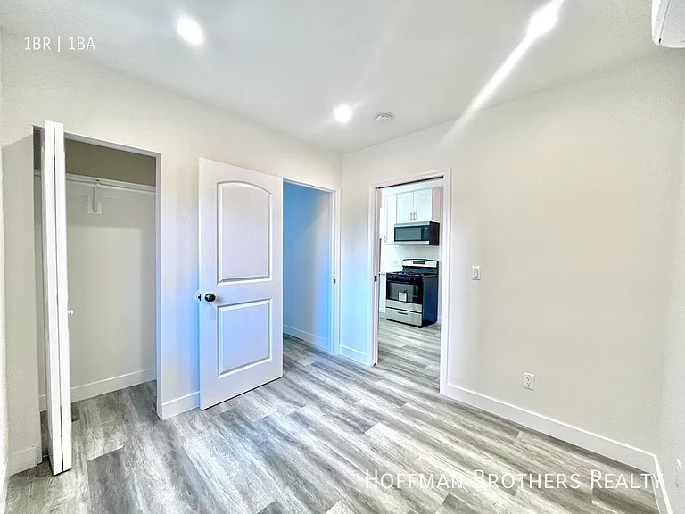 418 N Sierra Bonita Ave #3/4 — Photo 6