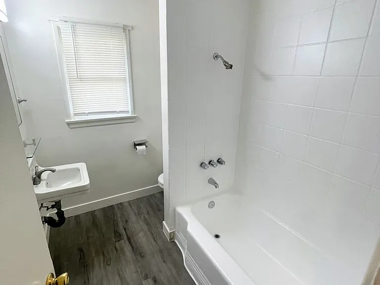 11047 Hesby St #7 — Photo 6