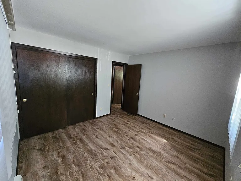 302 Merrill Ave — Photo 33