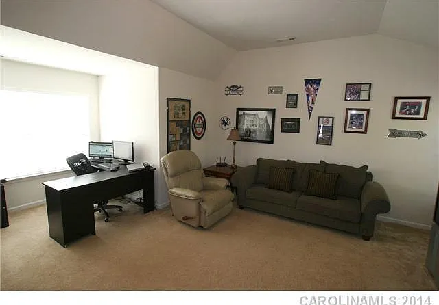 10132 Montrose Dr NW — Photo 11