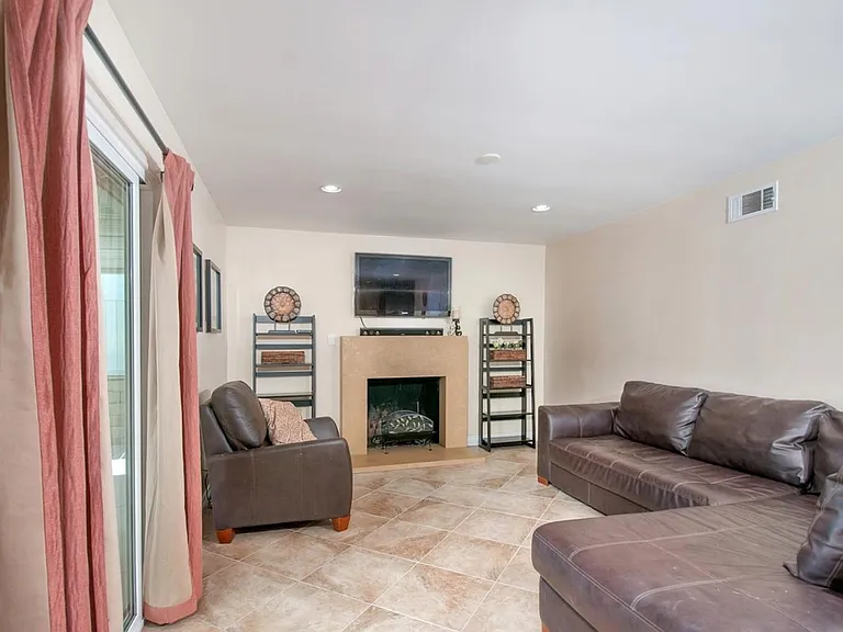 9959 Shoredale Dr — Photo 8