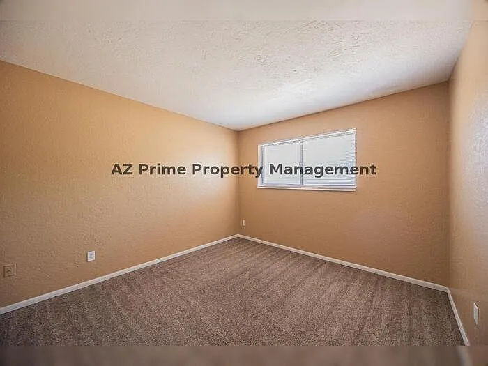 2130 W Cortez St — Photo 15