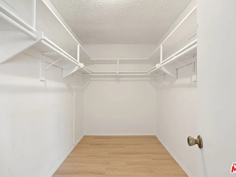 1025 N Kings Rd #313 — Photo 16