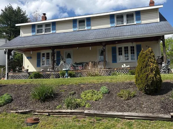 132 Washington St, Hancock, MD 21750