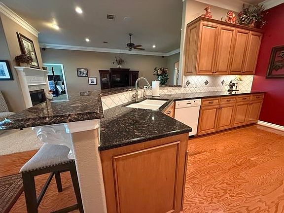 4th image of 123 FOX CIRCLE