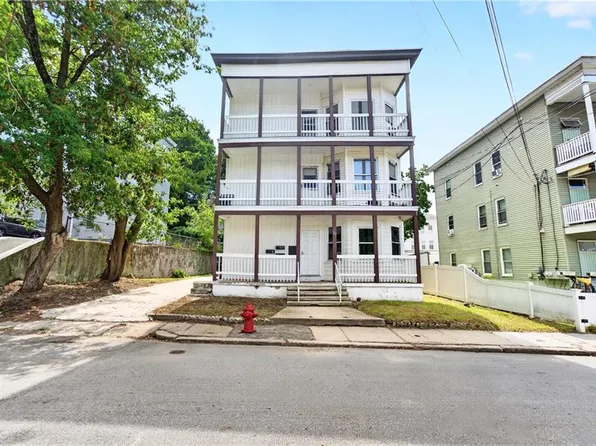 37 Ross St, Woonsocket, RI 02895