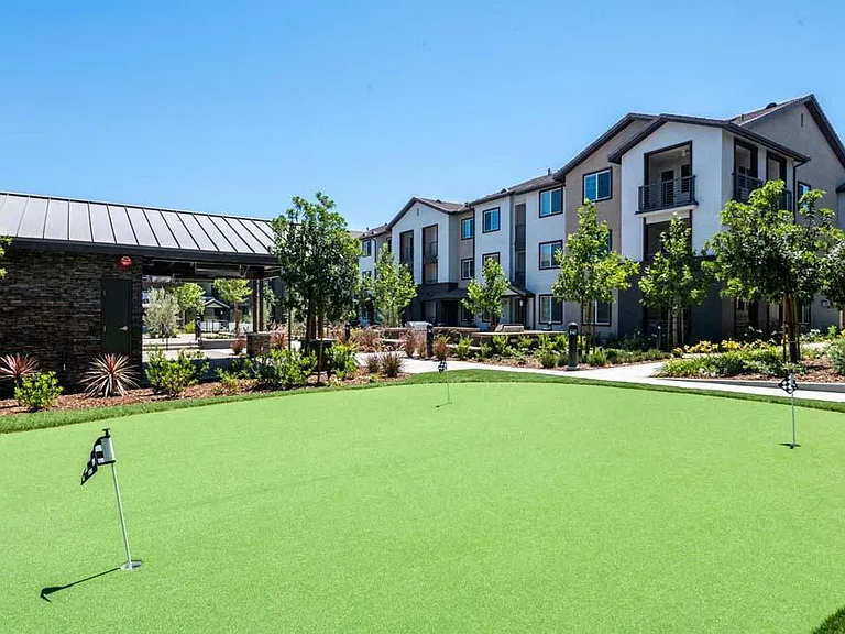 The Vineyards Apartments — Photo 25