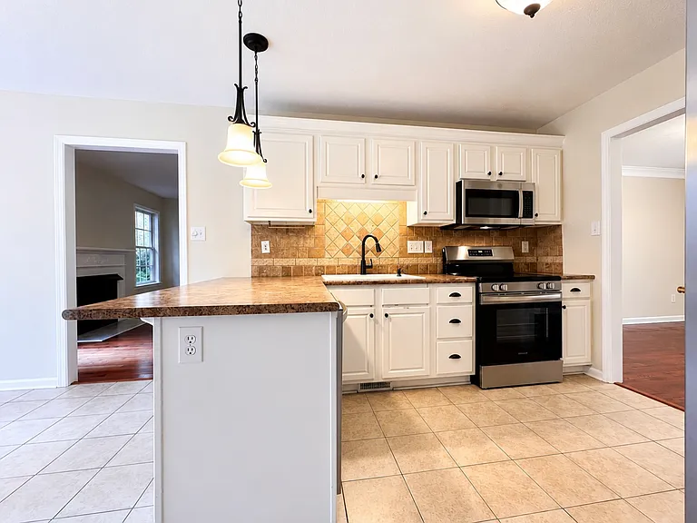 257 Lakeside Ln — Photo 7