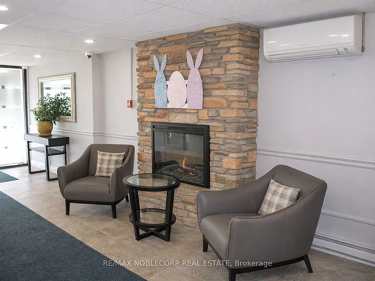 64 Benton St #901 — Photo 10