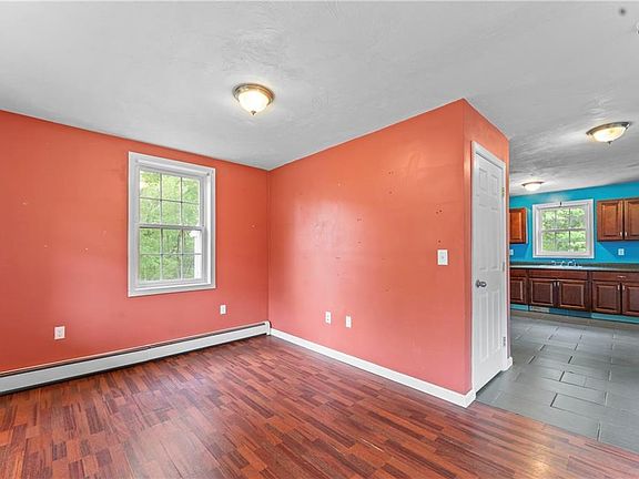 4th image of 79 Chestnut St