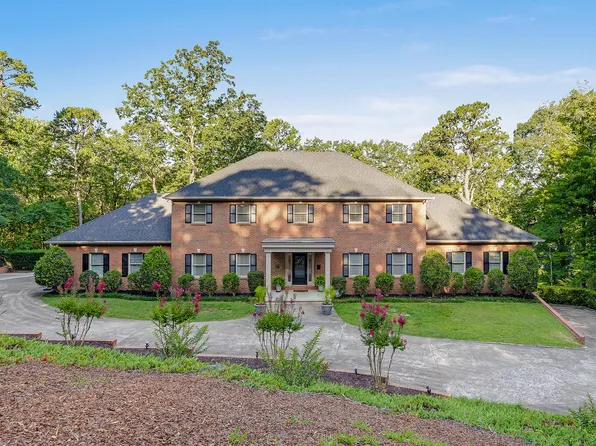 15 Stonehaven Dr, Signal Mountain, TN 37377