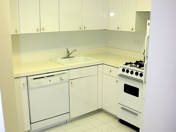 5th image of 330 E 46th St APT 5J